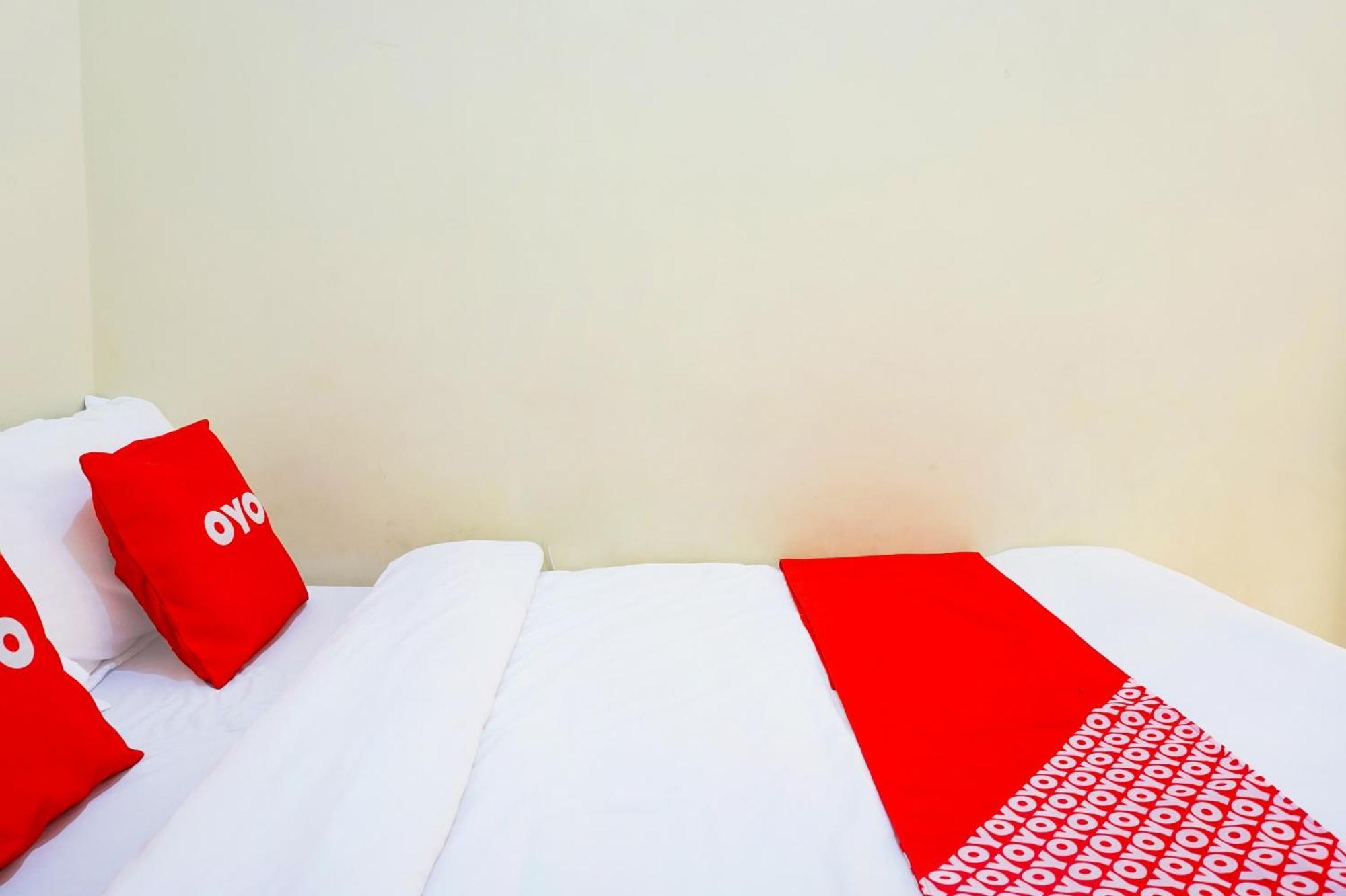 Super Oyo Flagship 90723 Berlima Guest House Syariah Malang Exterior photo